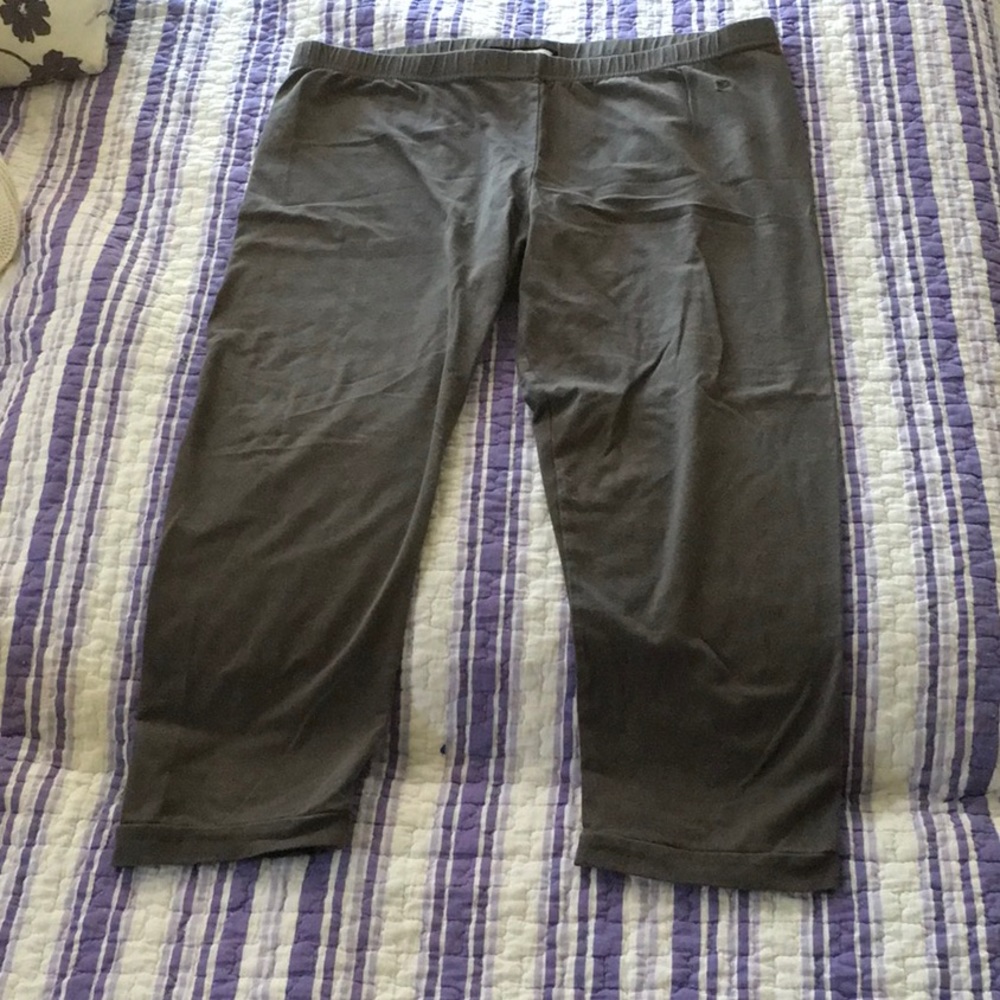 Aerie Charcoal Gray Capri Leggings